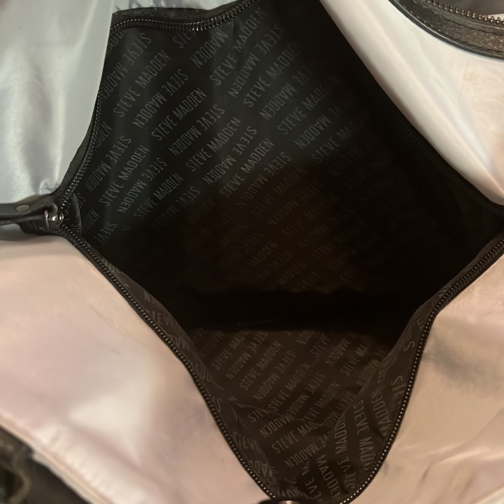 Steve Madden Baustin overnight bag - Picture 7 of 8